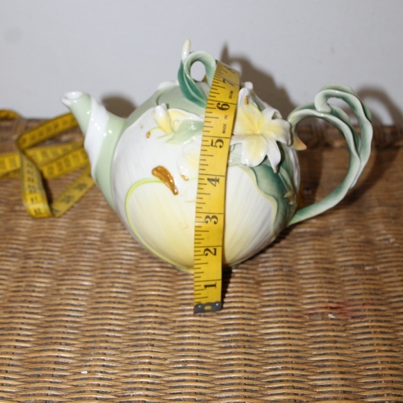 Pier 1 Imports “Ginger Lily” Hand-Painted Porcelain Teapot – Floral Sculptural D - Picture 10 of 10